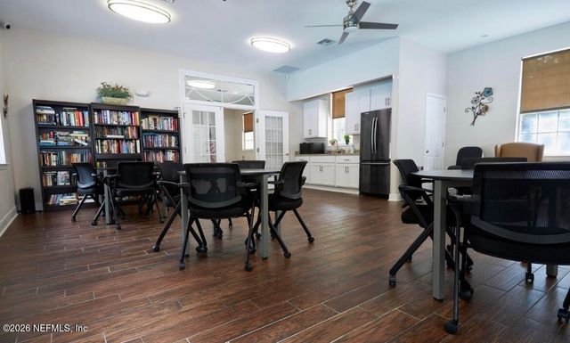 8601 BEACH Boulevard 206, Jacksonville, FL 32216