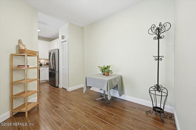 8601 BEACH Boulevard 206, Jacksonville, FL 32216