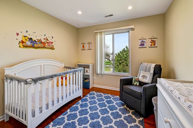 7000 Barrington Court 204, Woodridge, IL 60517