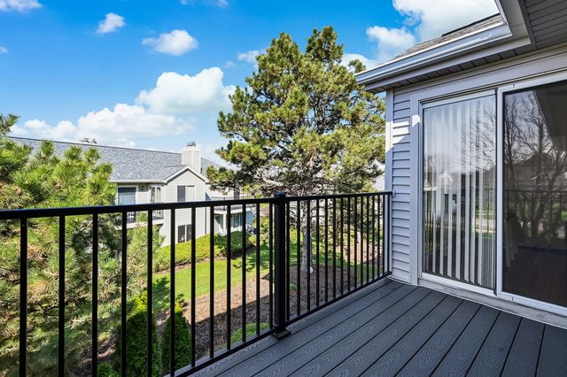 7000 Barrington Court 204, Woodridge, IL 60517