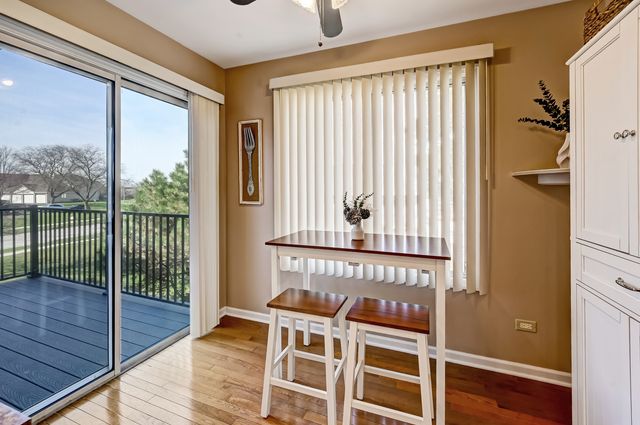 7000 Barrington Court 204, Woodridge, IL 60517