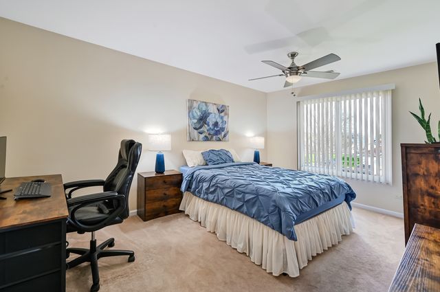 7000 Barrington Court 204, Woodridge, IL 60517