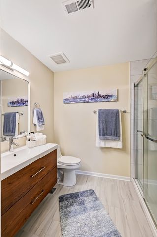 7000 Barrington Court 204, Woodridge, IL 60517