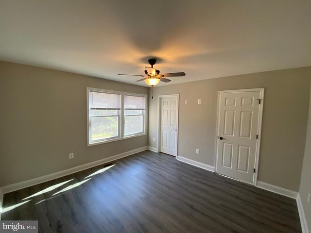 77 LAKEVIEW DR, Colonial Beach, VA 22443