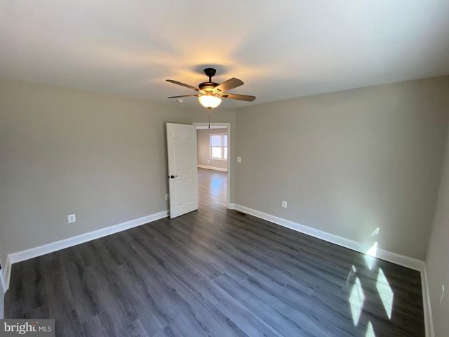 77 LAKEVIEW DR, Colonial Beach, VA 22443