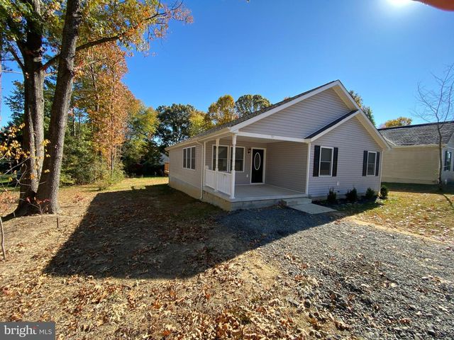 77 LAKEVIEW DR, Colonial Beach, VA 22443