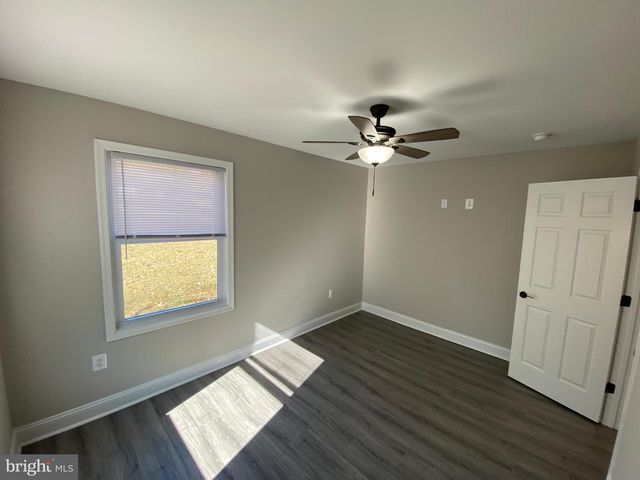 77 LAKEVIEW DR, Colonial Beach, VA 22443