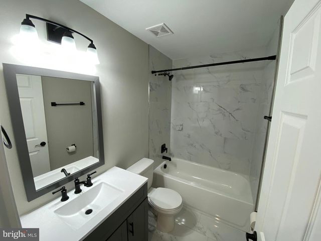 77 LAKEVIEW DR, Colonial Beach, VA 22443
