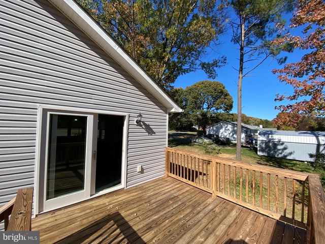 77 LAKEVIEW DR, Colonial Beach, VA 22443