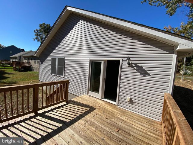 77 LAKEVIEW DR, Colonial Beach, VA 22443