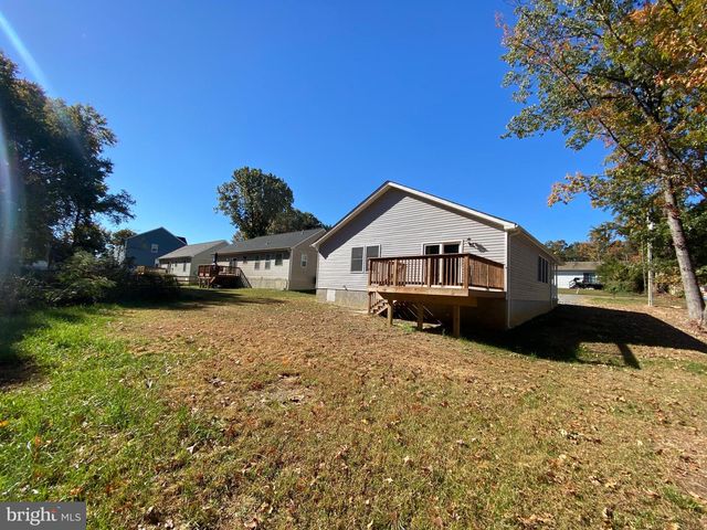 77 LAKEVIEW DR, Colonial Beach, VA 22443
