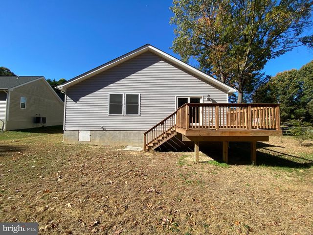 77 LAKEVIEW DR, Colonial Beach, VA 22443
