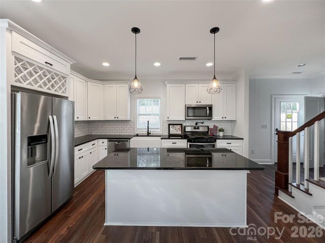 8514 Sharonbrook Drive, Charlotte, NC 28210
