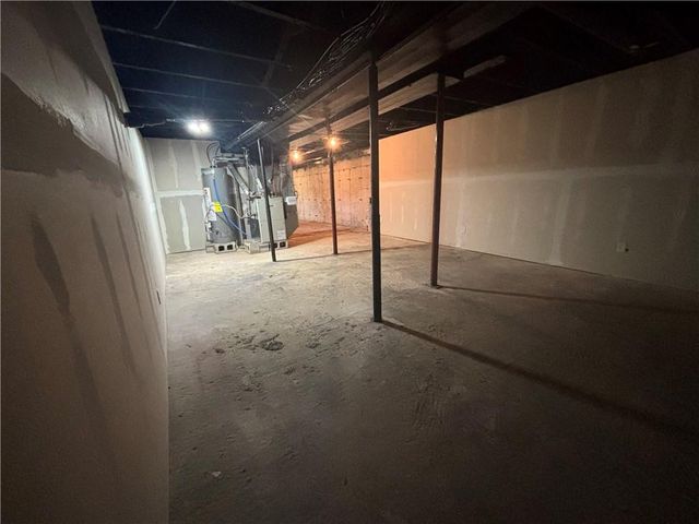 809 Seneca Street, Leavenworth, KS 66048