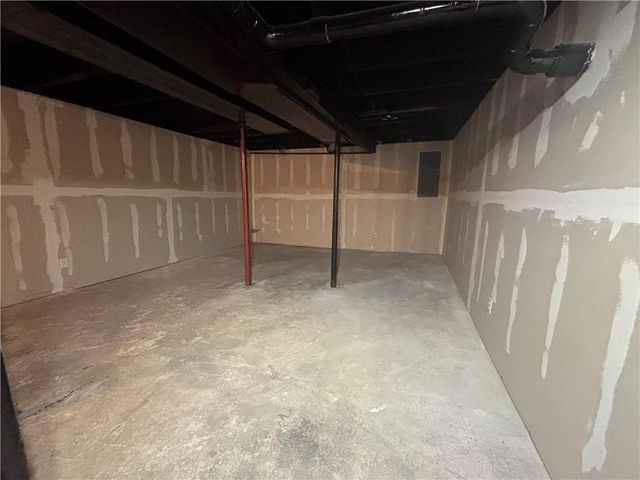 809 Seneca Street, Leavenworth, KS 66048