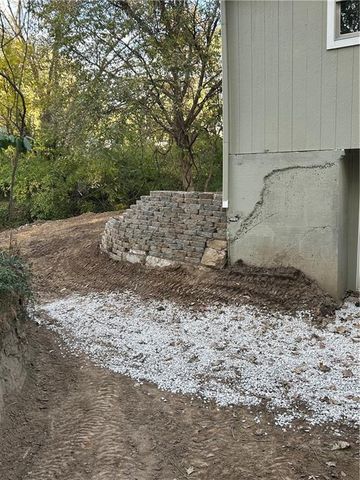 809 Seneca Street, Leavenworth, KS 66048