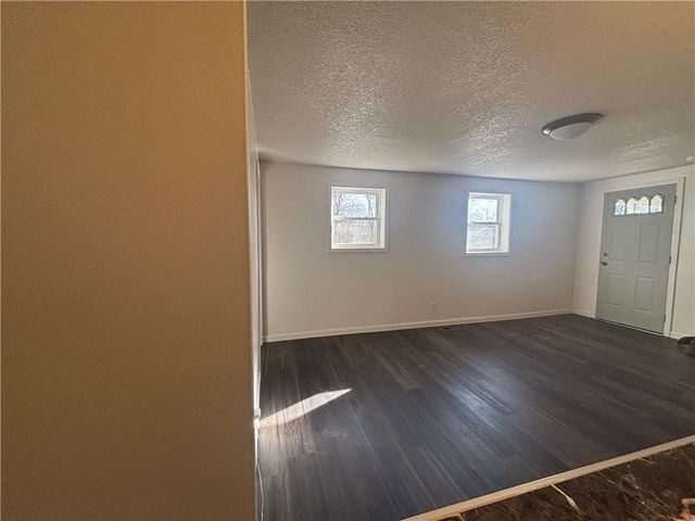 809 Seneca Street, Leavenworth, KS 66048