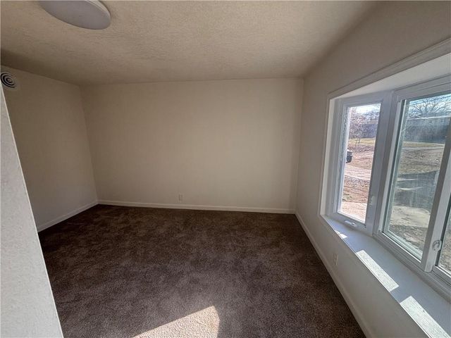 809 Seneca Street, Leavenworth, KS 66048