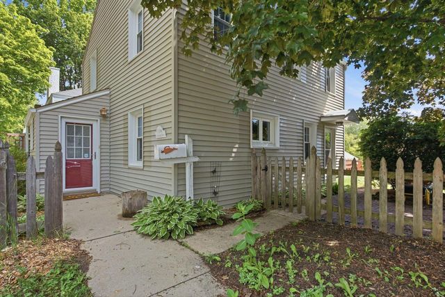 5594 Arrowwood STREET, Milwaukee, WI 53219
