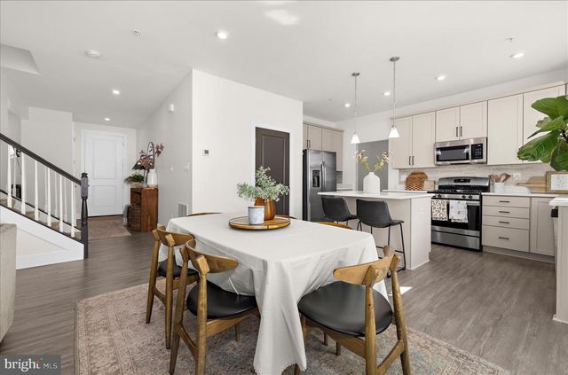 211 HARVEST BLOSSOM RD, Millersville, MD 21108