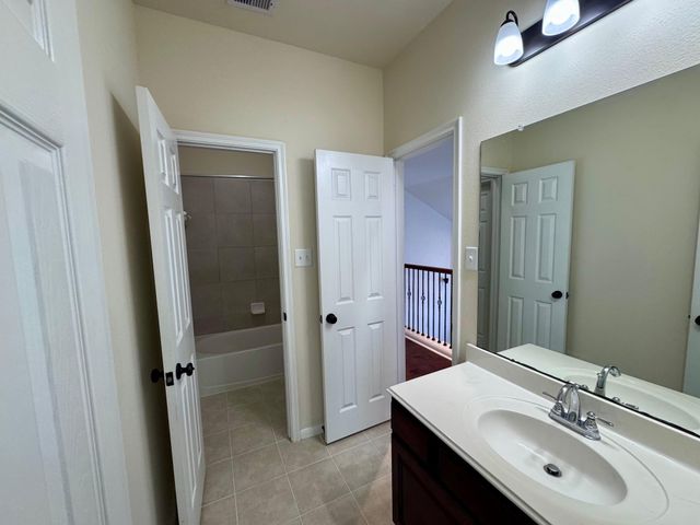 4710 Serrano Drive, League City, TX 77573