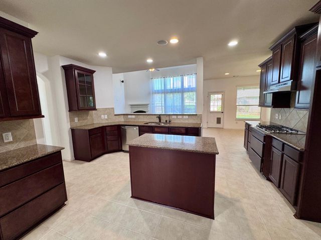 4710 Serrano Drive, League City, TX 77573