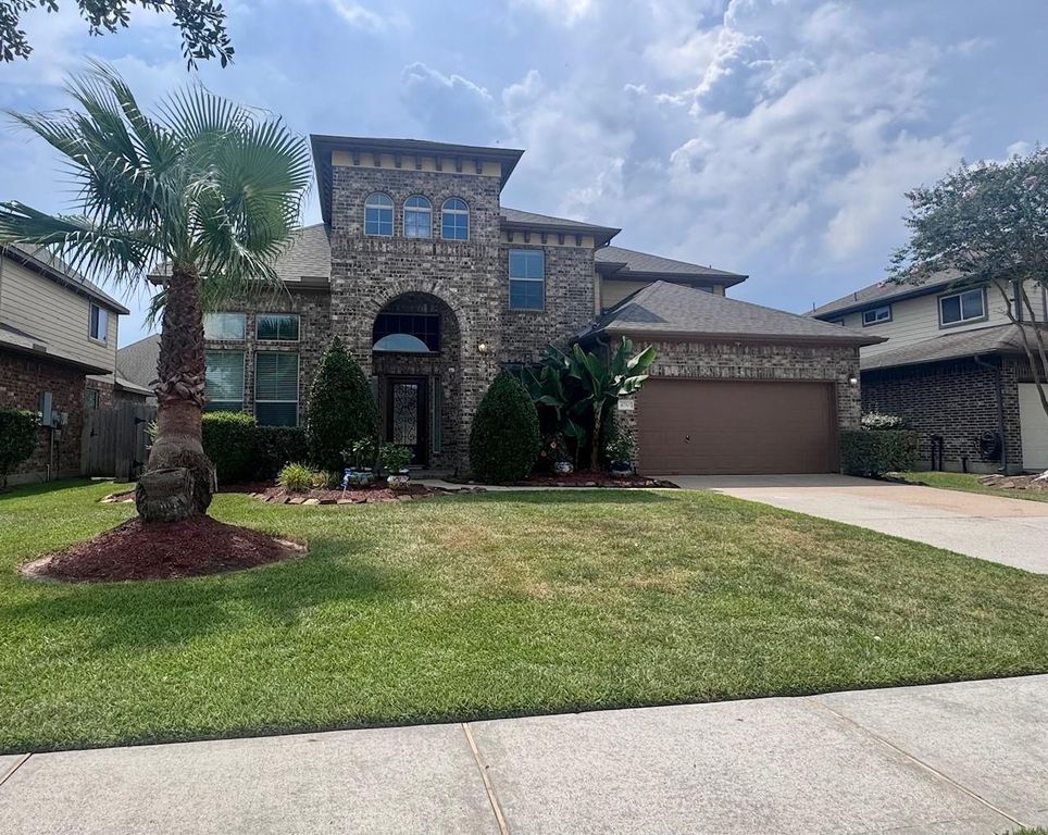 4710 Serrano Drive, League City, TX 77573