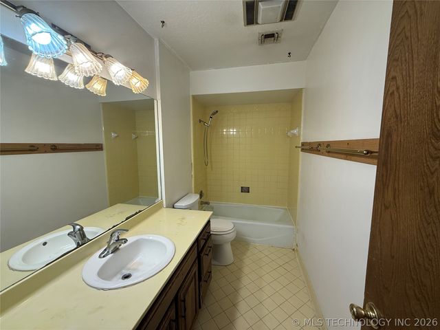 1508 W Nashville Street, Broken Arrow, OK 74012