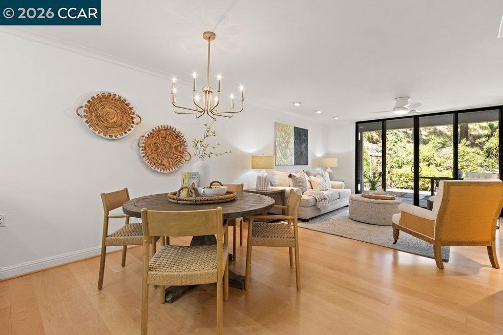 Image 10 of property listing at 1232 Fairlawn Court 4, Walnut Creek, CA 94595