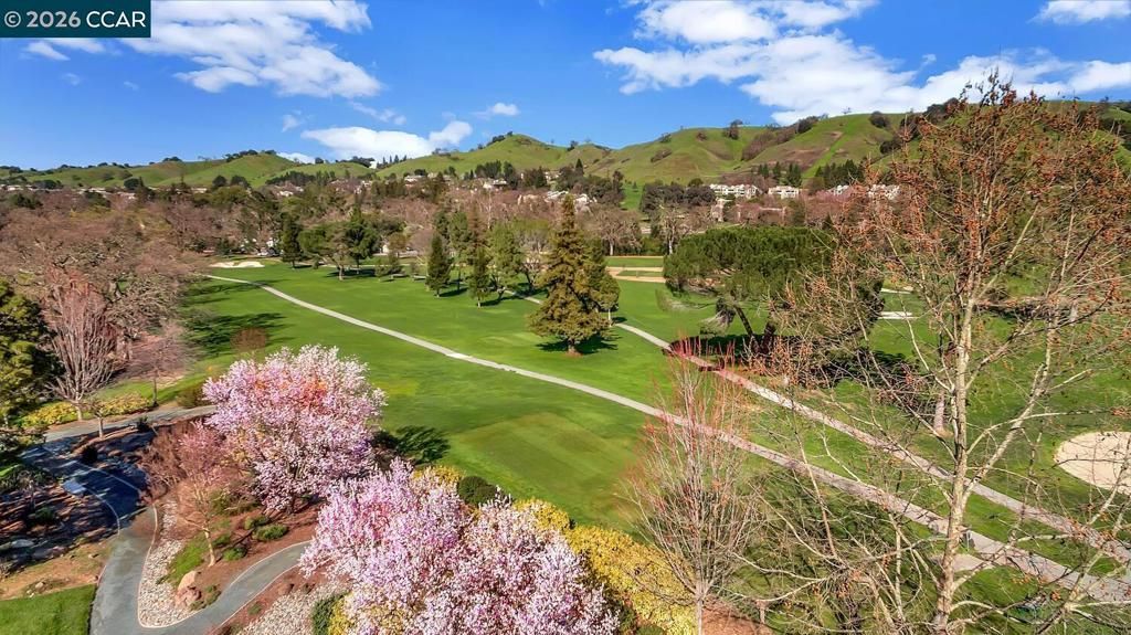 Image 35 of property listing at 1232 Fairlawn Court 4, Walnut Creek, CA 94595