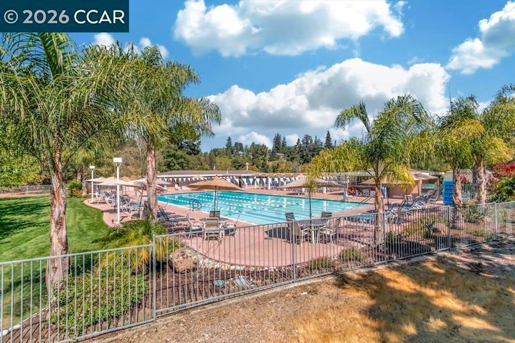 Image 47 of property listing at 1232 Fairlawn Court 4, Walnut Creek, CA 94595