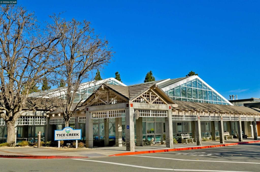 Image 54 of property listing at 1232 Fairlawn Court 4, Walnut Creek, CA 94595