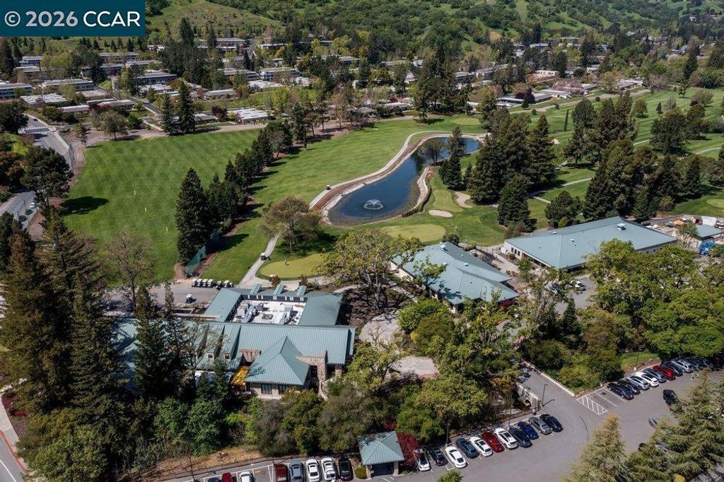 Image 59 of property listing at 1232 Fairlawn Court 4, Walnut Creek, CA 94595