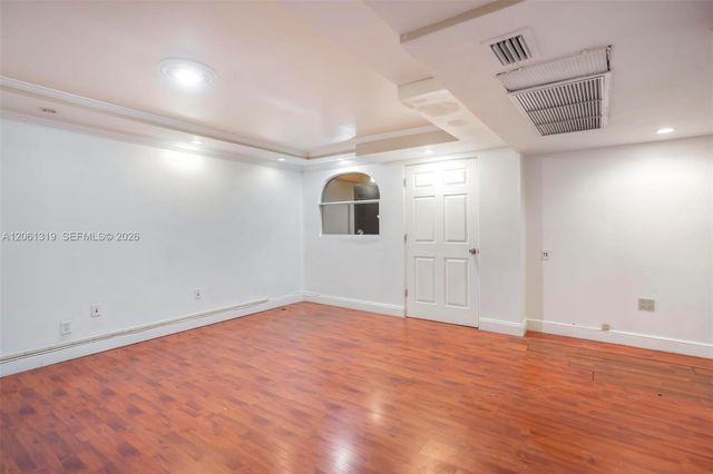 13499 Biscayne Blvd CUM1, North Miami, FL 33181