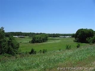 W 590 Road, Chouteau, OK 74337