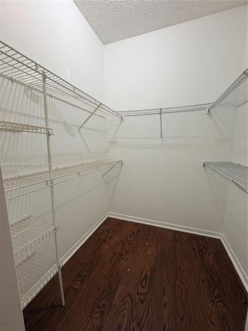 1701 NW 96th Ter 1E, Pembroke Pines, FL 33024