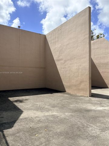 1701 NW 96th Ter 1E, Pembroke Pines, FL 33024