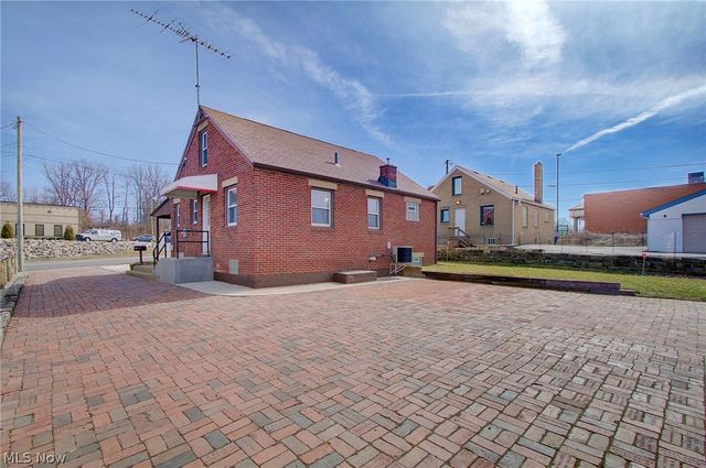 1933 Whipple Avenue NW, Canton, OH 44708