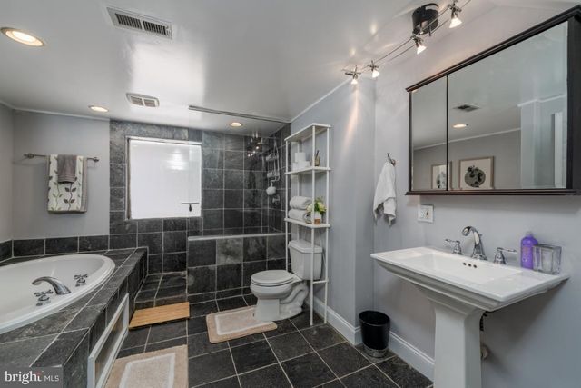 2517 FLEET ST, Baltimore, MD 21224