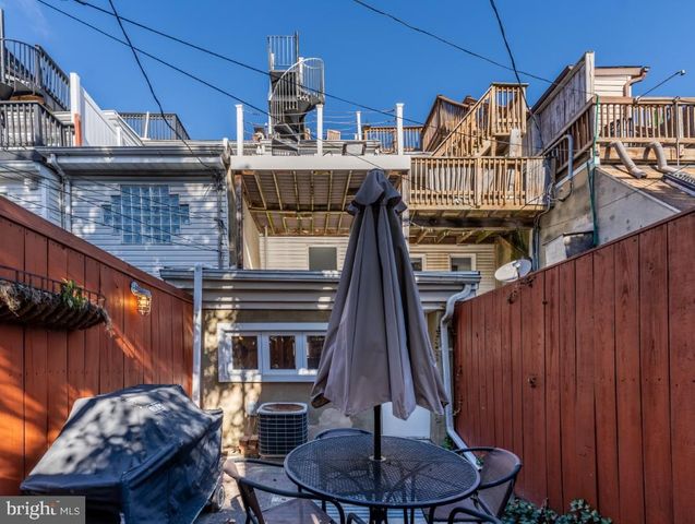 2517 FLEET ST, Baltimore, MD 21224