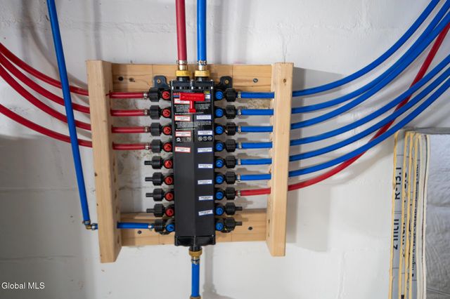 7 Jackson Avenue, South Glens Falls, NY 12803