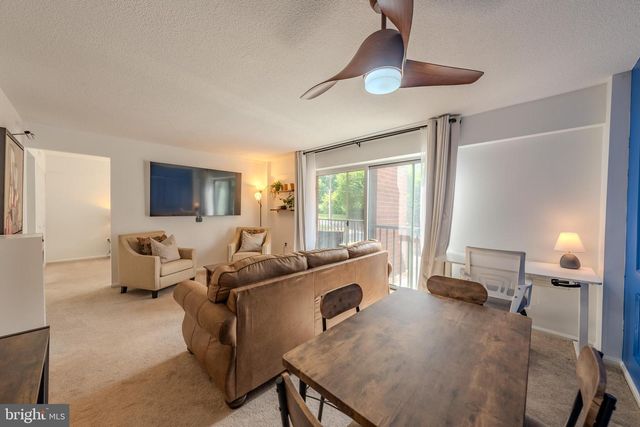 1300 ARMY NAVY DR #118, Arlington, VA 22202