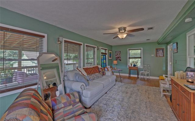 148 Brown Circle, Hartwell, GA 30643