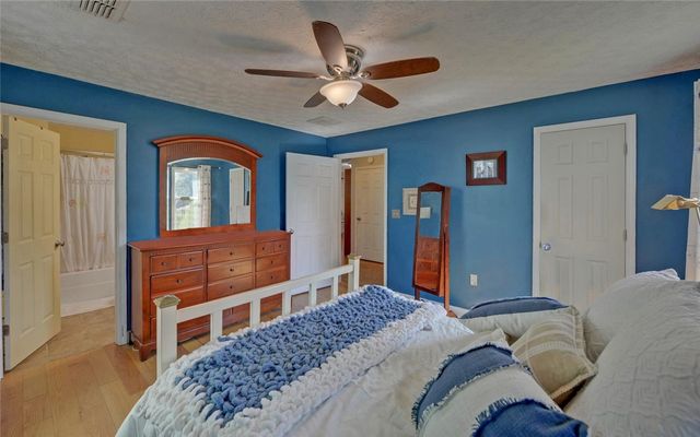 148 Brown Circle, Hartwell, GA 30643