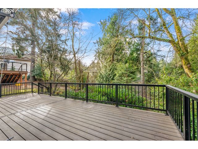 2714 Sw LEAH Ct, Portland, OR 97219