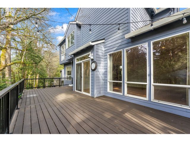 2714 Sw LEAH Ct, Portland, OR 97219