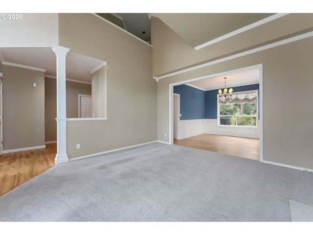 2714 Sw LEAH Ct, Portland, OR 97219