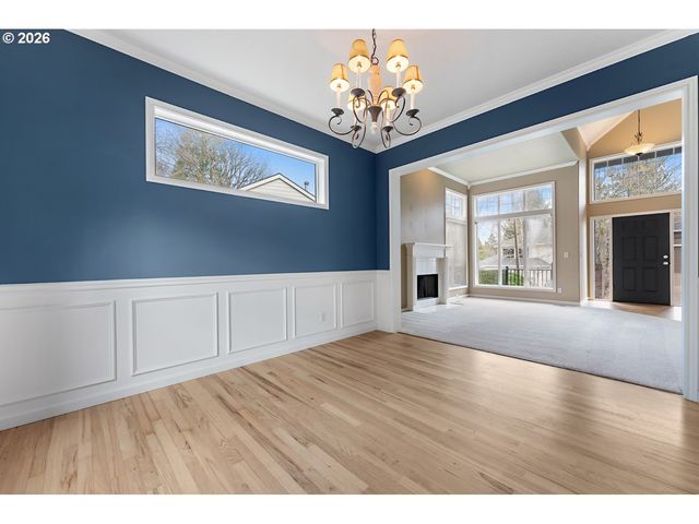 2714 Sw LEAH Ct, Portland, OR 97219