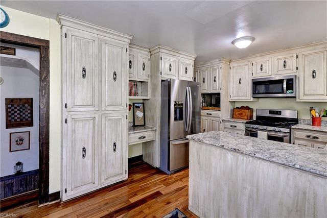 15465 Holly DR, Smithfield, VA 23430
