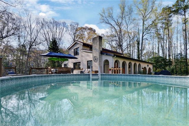 15465 Holly DR, Smithfield, VA 23430